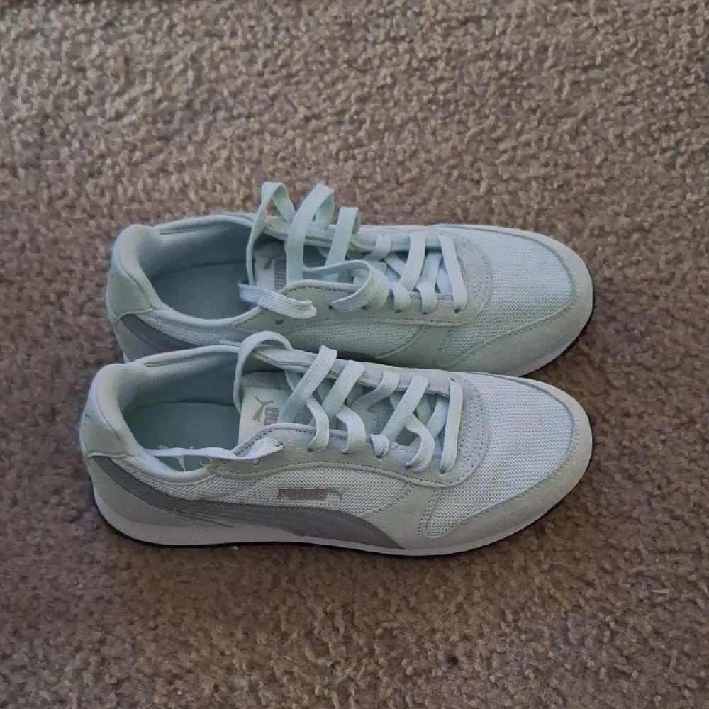 Puma Women's Soft Blue Sneakers